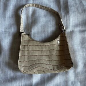 Elegant Tan Crocodile-Embossed Shoulder Bag